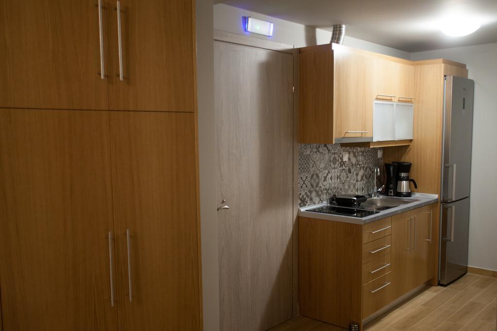 אמוליאני Pallas Luxury Apartments מראה חיצוני תמונה
